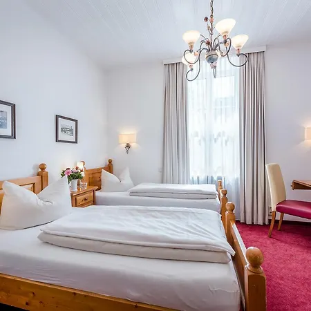 Laimer Hof Am Schloss Nymphenburg Monaco di Baviera