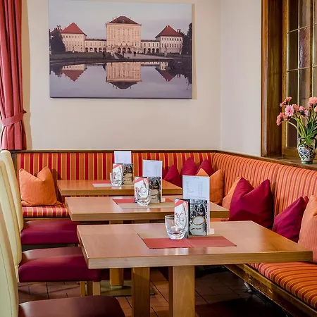 Laimer Hof Am Schloss Nymphenburg Monaco di Baviera