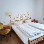 Laimer Hof Am Schloss Nymphenburg 3* München
