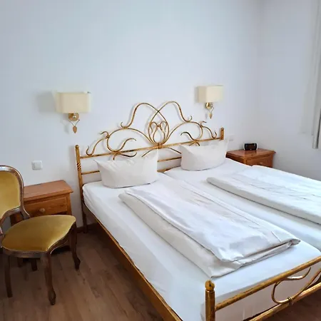 Laimer Hof Am Schloss Nymphenburg 3* München