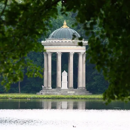 Laimer Hof Am Schloss Nymphenburg מלון 3*